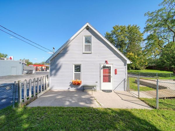 115 Seeley , Adrian, MI 49221