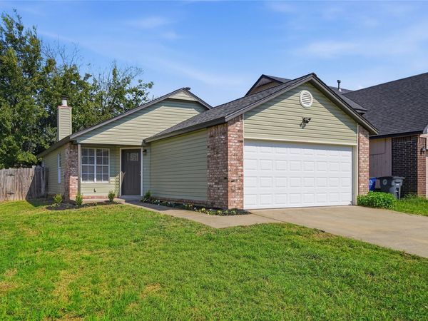 5715 Vancouver Place , Tulsa, OK 74107