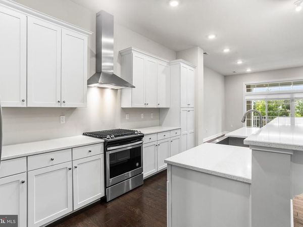 38 HAMILTON DRIVE, CRANBURY, NJ 08512