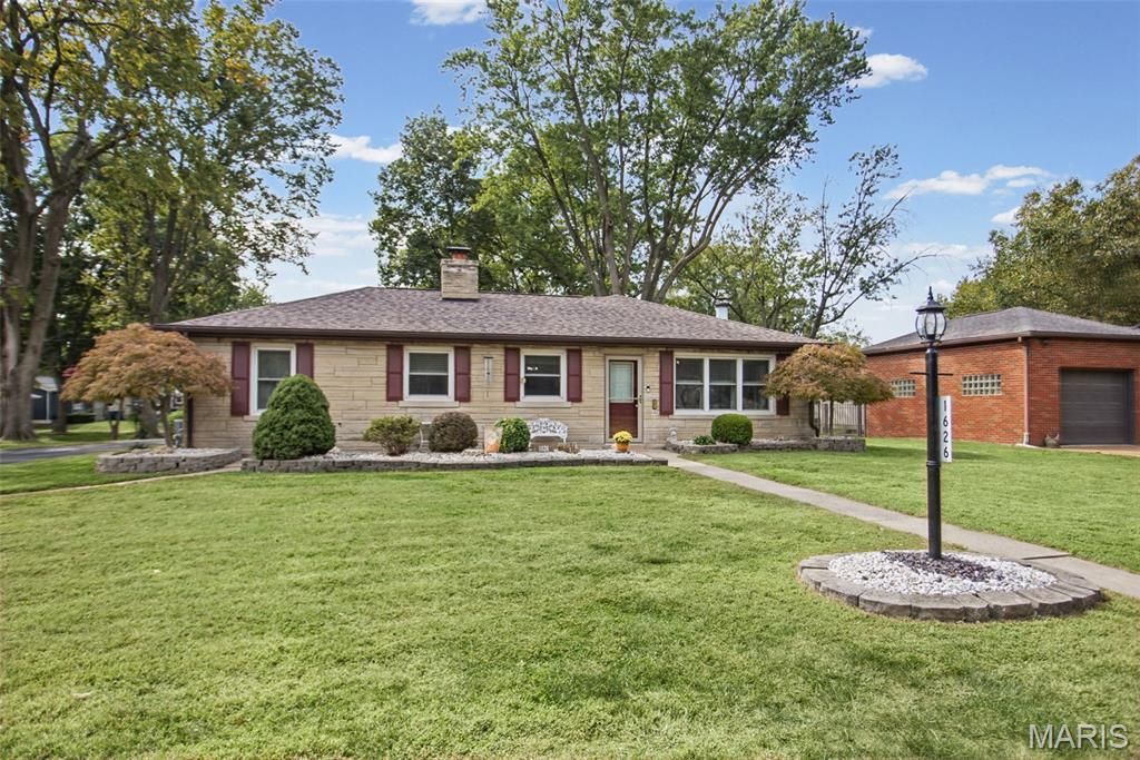 1626 Main Street , Highland, IL 62249 Main Photo