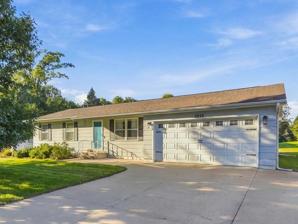 2626 Evergreen Drive, Burlington, IA 52601