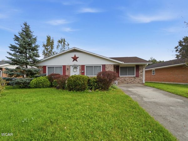 1836 N Charles Street, Lima, OH 45801