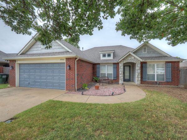 9702 N 99th East Avenue , Owasso, OK 74055