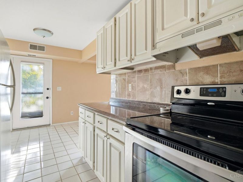 1058 E Crescentville Road, West Chester, OH 45246 Photo 12