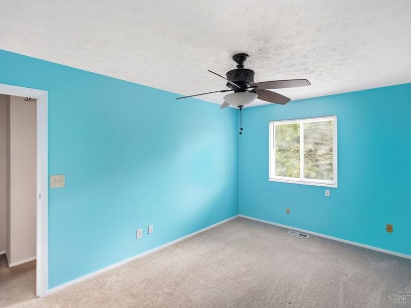 1058 E Crescentville Road, West Chester, OH 45246 Photo 16
