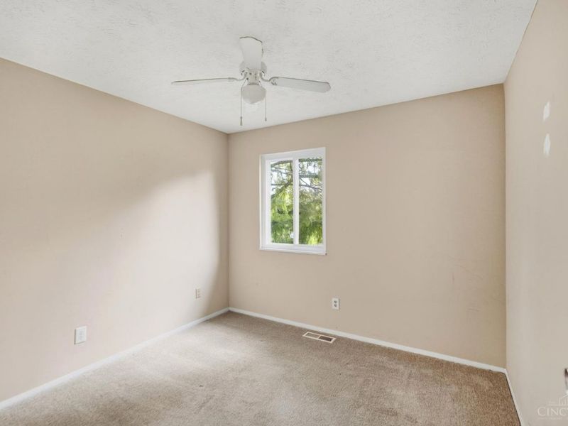 1058 E Crescentville Road, West Chester, OH 45246 Photo 18