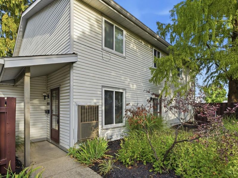 1058 E Crescentville Road, West Chester, OH 45246 Photo 2