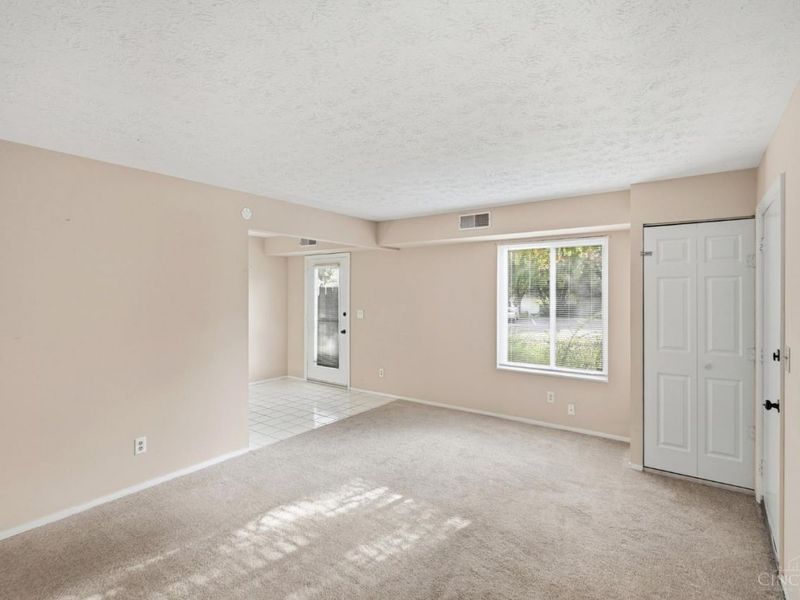 1058 E Crescentville Road, West Chester, OH 45246 Photo 6