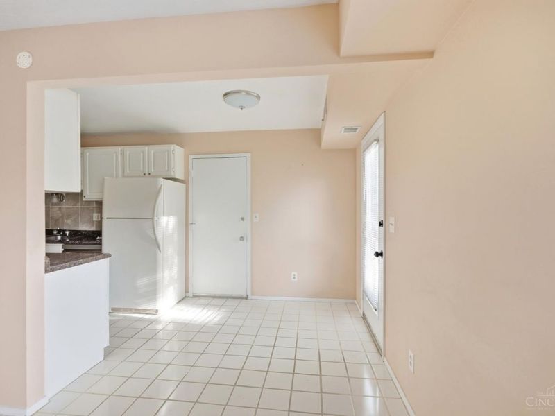1058 E Crescentville Road, West Chester, OH 45246 Photo 7