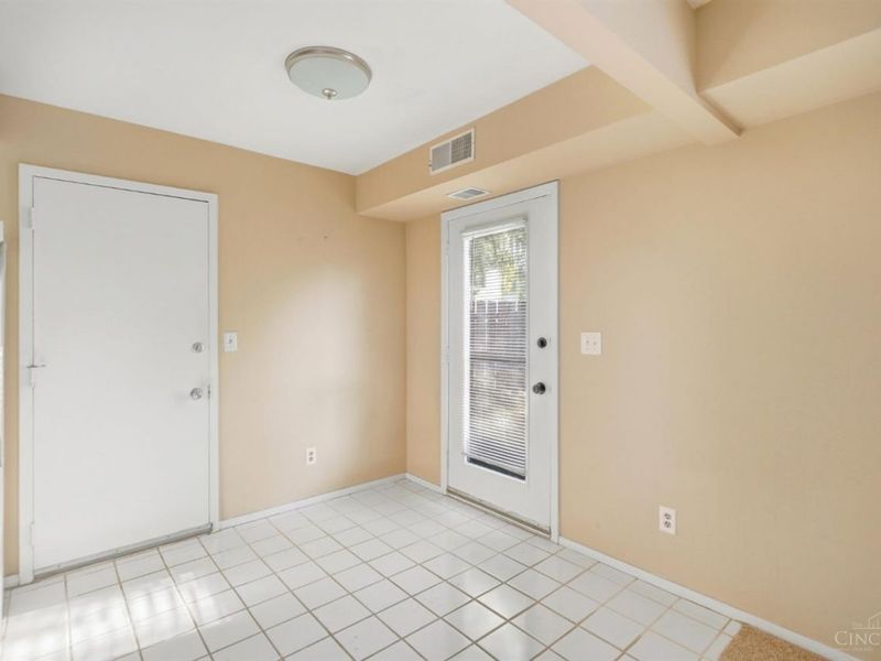 1058 E Crescentville Road, West Chester, OH 45246 Photo 8