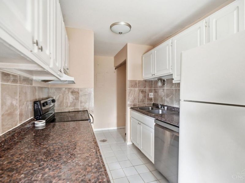 1058 E Crescentville Road, West Chester, OH 45246 Photo 9