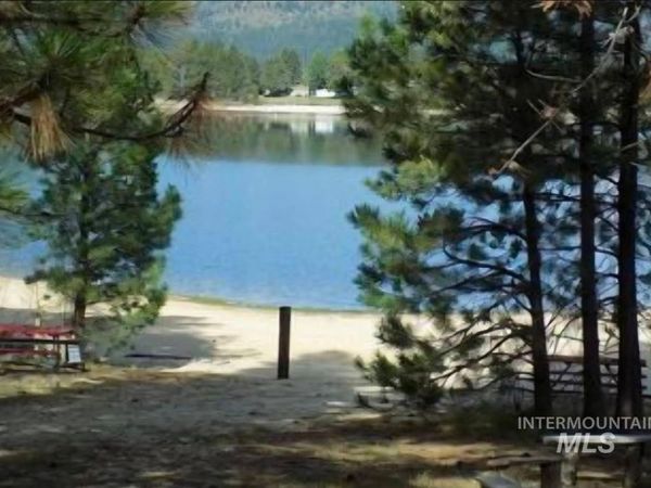 12962 Patty Dr., Donnelly, ID 83615