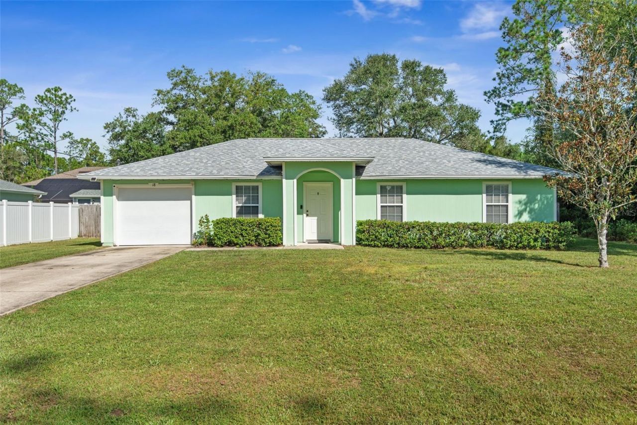 18 Slipper Flower Path E, Palm Coast, FL 32164 Main Photo