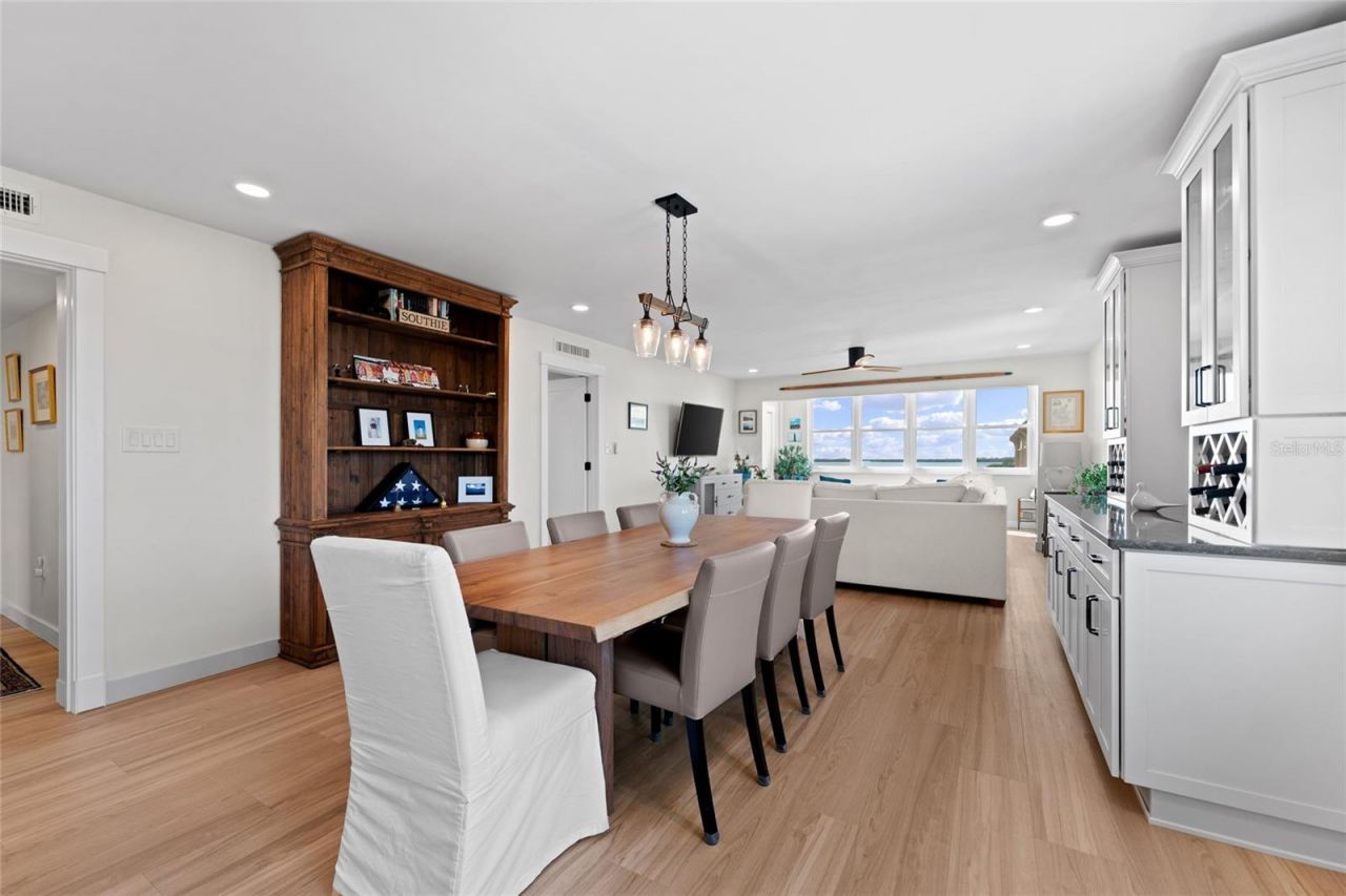 622 Edgewater Drive, Unit 721, Dunedin, FL 34698 Photo