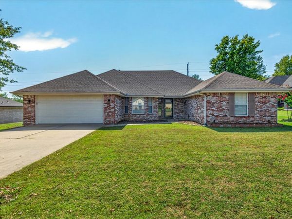 5613 Woodland , Bartlesville, OK 74006