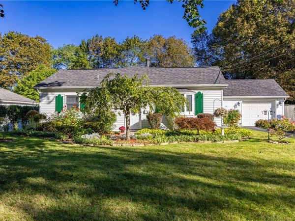 41 Pontiac Street , Webster, NY 14580