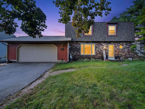 8323 10 Pl, Somers, WI 53144