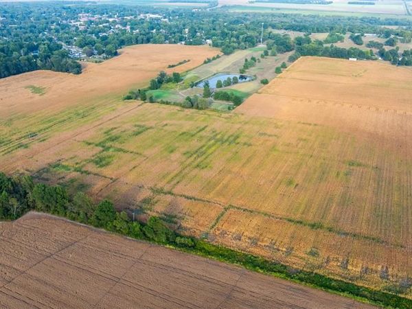 000 Carlyle Road , Vandalia, IL 62471