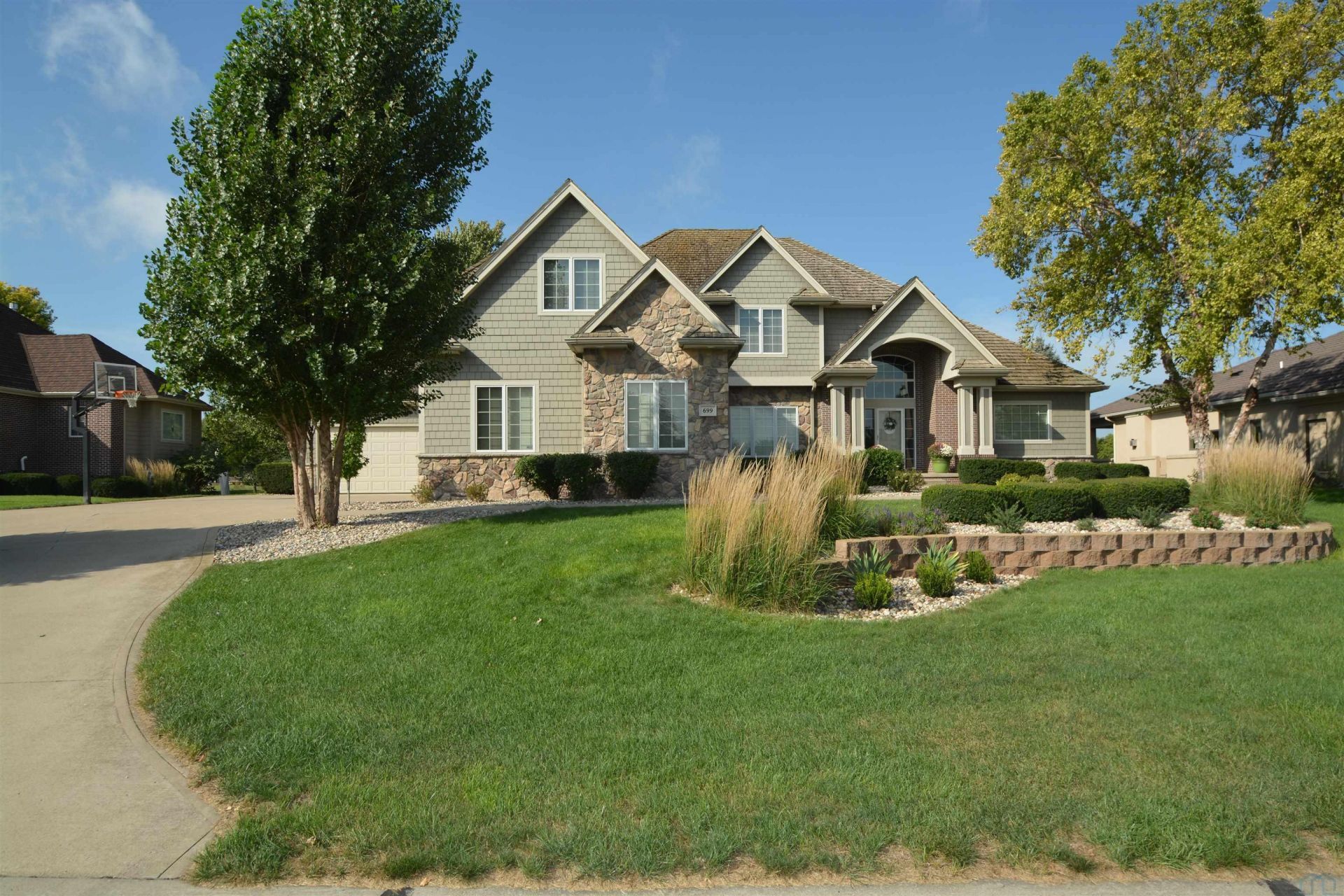 699 Cherry Hills Ln Dakota Dunes, SD 57049