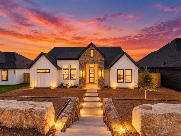 1644 W Wintergreen Road, Lancaster, TX 75134