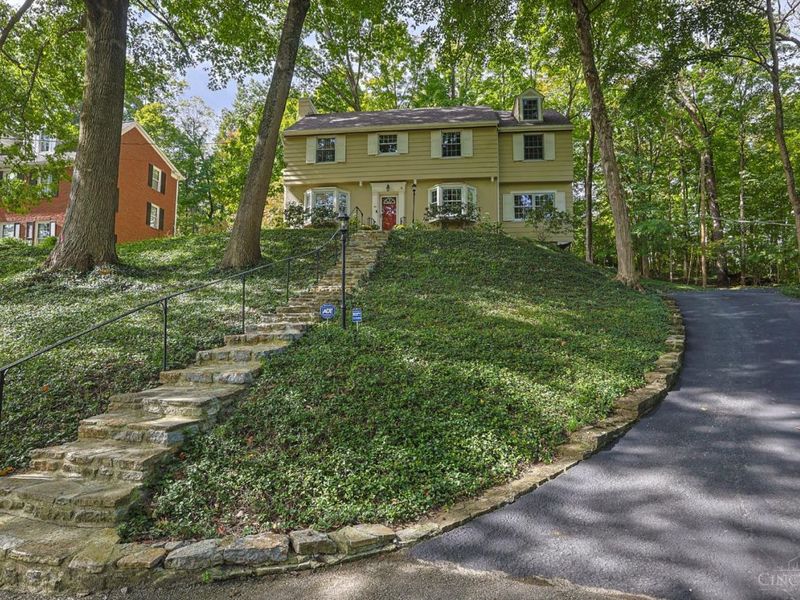 14 Sylvan Lane, Wyoming, OH 45215 Photo 2