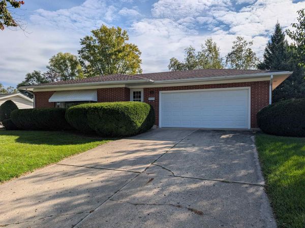 1364 Empire Court, FREEPORT, IL 61032