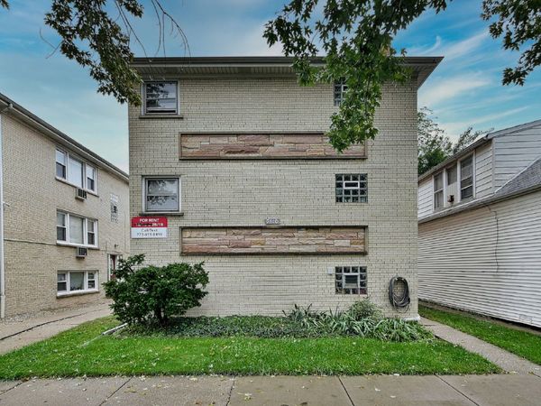 7610 W Belmont Avenue, Unit 2N, Chicago, IL 60634