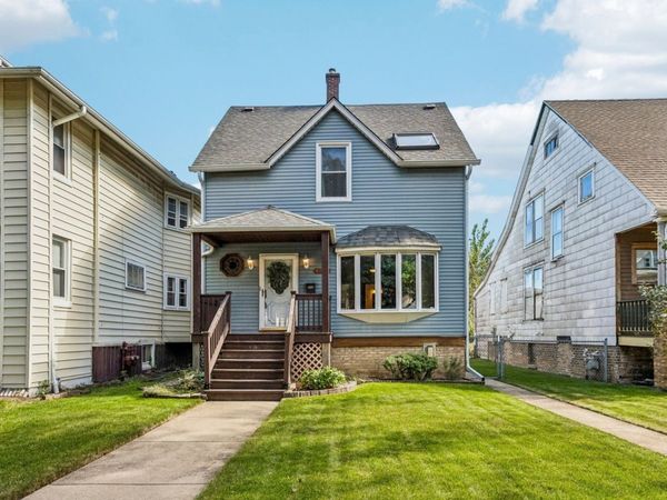 4731 N Kilbourn Avenue, Chicago, IL 60630