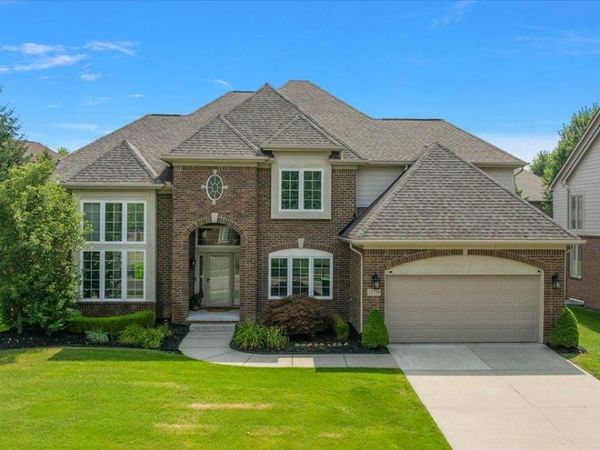 24729 Cavendish Avenue E, Novi, Mi 48375