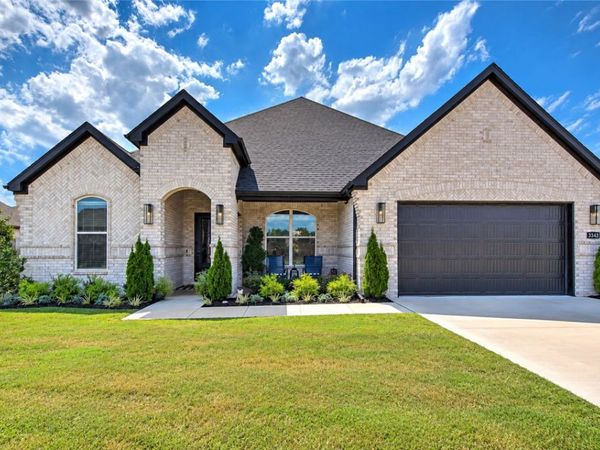 3343 E Greystone Drive, Fayetteville, AR 72764