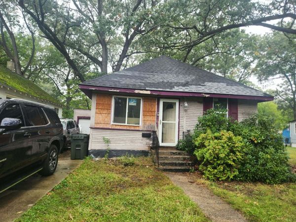 1937 Superior Street, Muskegon, MI 49442