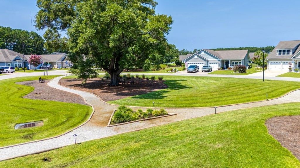 276 Sherwood Dr. Photo 44