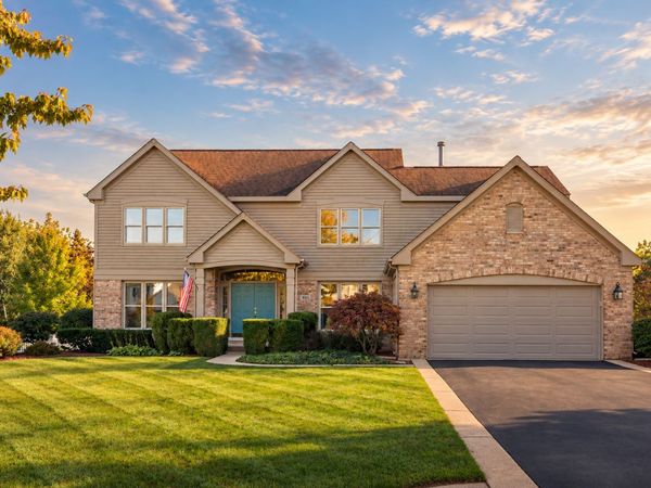 931 Ambria Drive, Mundelein, IL 60060