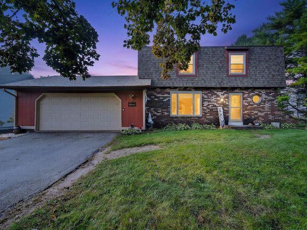 8323 10 PLACE, Kenosha, WI 53144