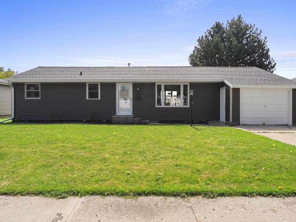 1682 DEBRA LANE, Green Bay, WI 54302
