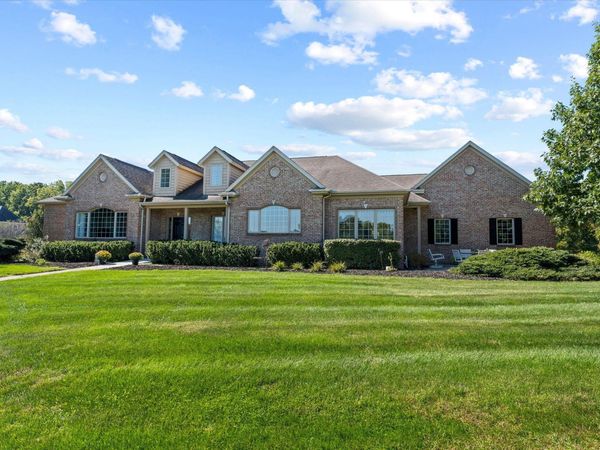 1590 W River Road, Niles, MI 49120