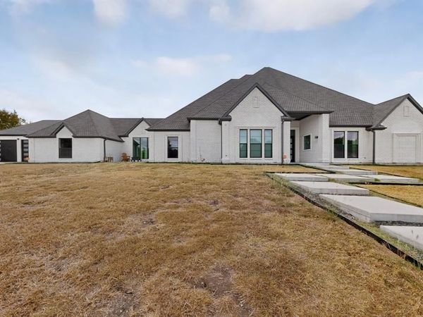 209 Carriage Hill Lane, Heath, TX 75032