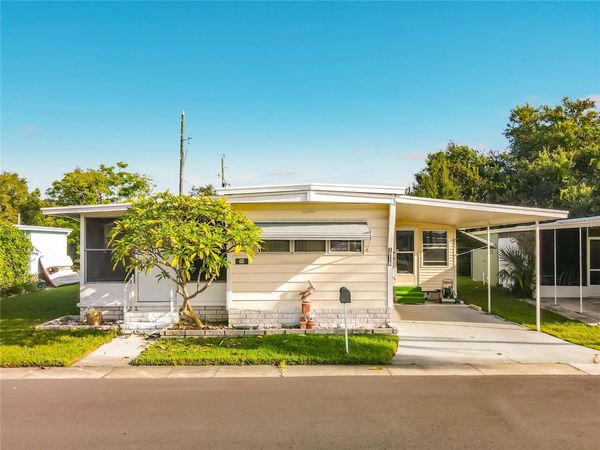 10118 N LAKE DRIVE , Unit 30, LARGO, FL 33773