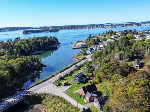 8 Island Street , Jonesport, ME 04649