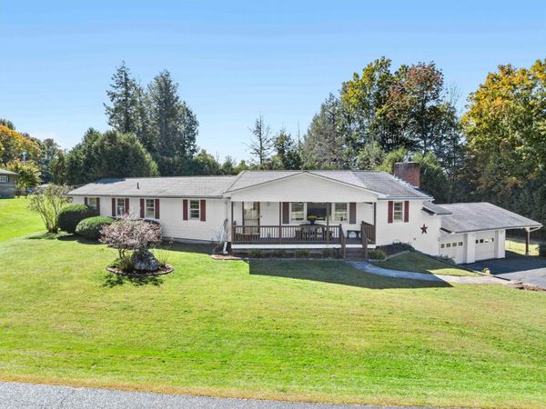 15 Oak Drive, Barre Town, VT 05641