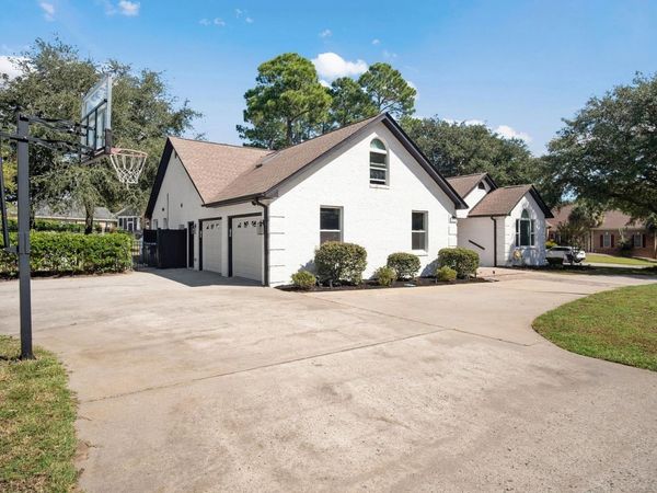 3099 Kings Ct., Little River, SC 29566