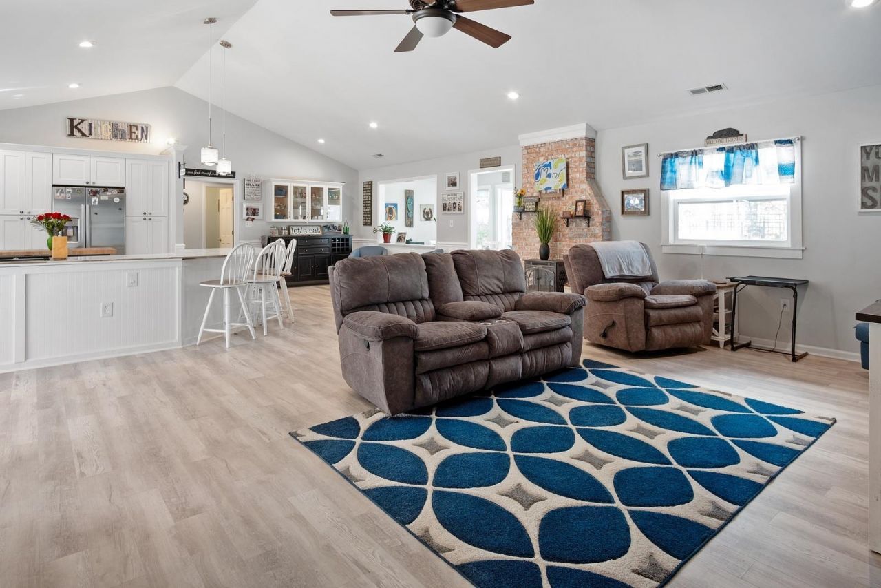 3099 Kings Ct. Photo 25