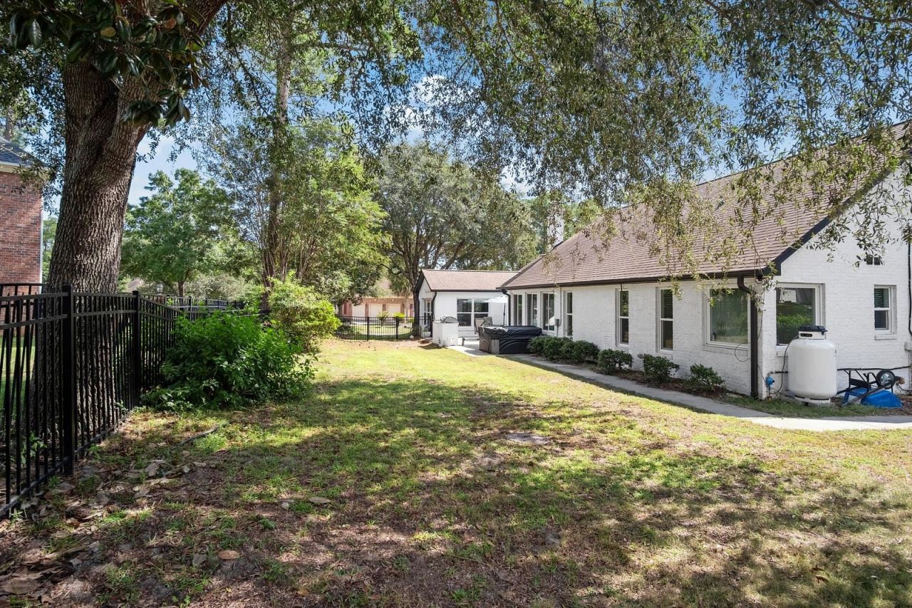 3099 Kings Ct. Photo 59