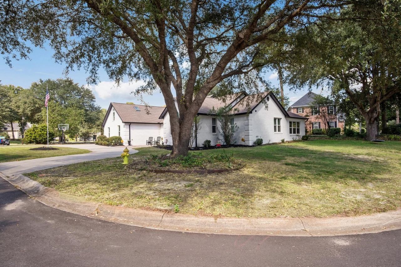 3099 Kings Ct. Photo 7