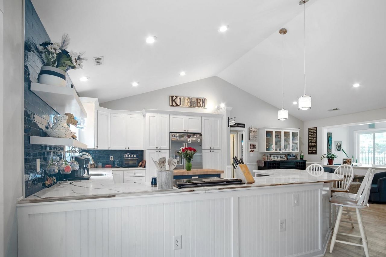 3099 Kings Ct. Photo 9