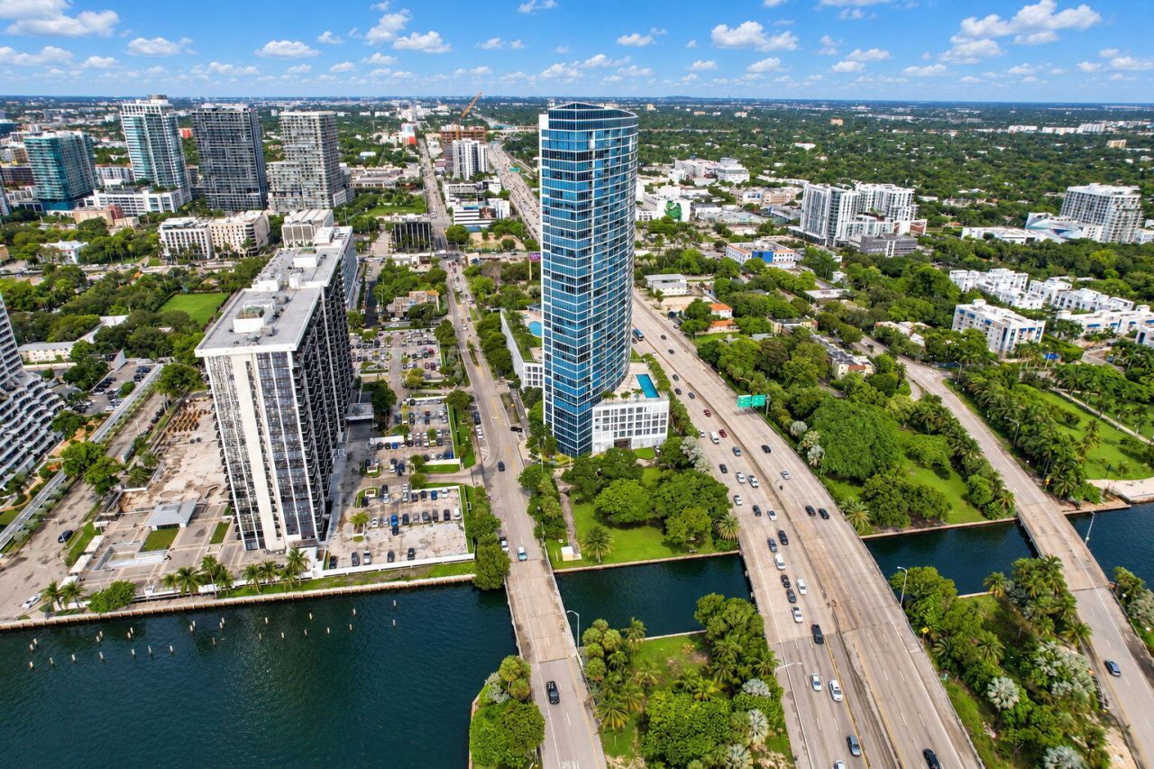 601 NE 36th Street, Unit 1008, Miami, FL 33137 Photo