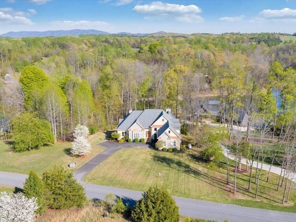85 Cedar Bay RD, Union Hall, VA 24176