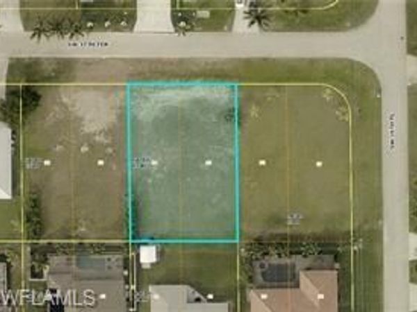1924 SW 37th TER , CAPE CORAL, FL 33914