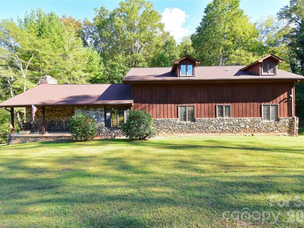 586 Justice Ridge Road , Candler, NC 28715