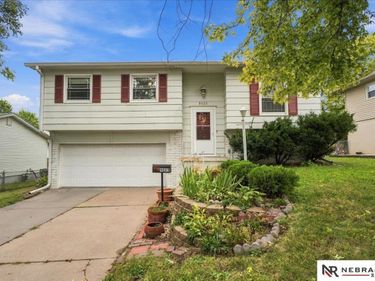 9023 Grand Avenue, Omaha, NE 68134